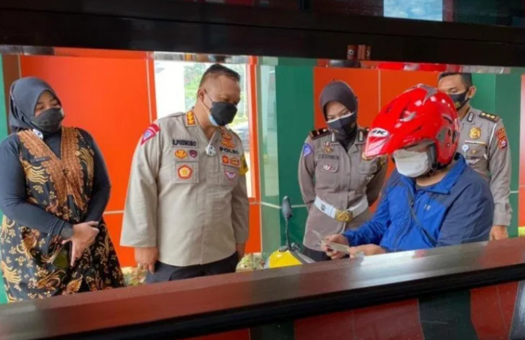 Ditlantas Polda Banten Kunjungi Pelayanan Drive Thru Samsat Cikande