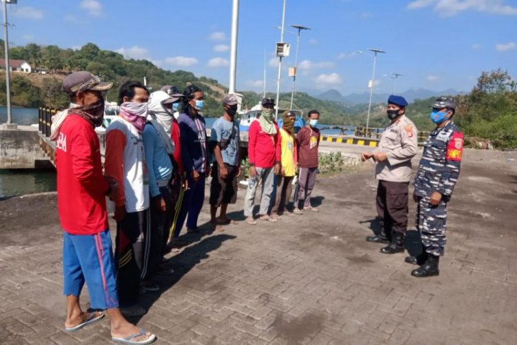 Sinergitas TNI-Polri di Sumbawa konsisten cipkon kamtibmas dan cegah Covid-19