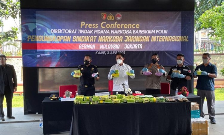 Bea Cukai-Polri Gagalkan Penyelundupan 45 Kg Sabu dan 13.865 Butir Ekstasi