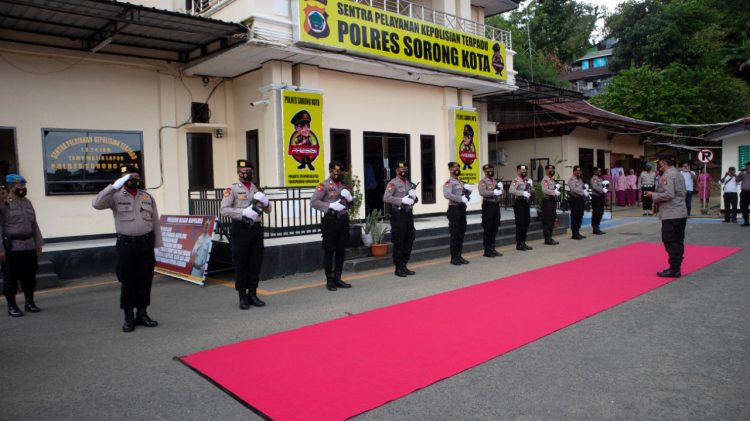 Kapolda Tekankan Soal Pelayanan Saat Kunker ke Dua Polres di Sorong