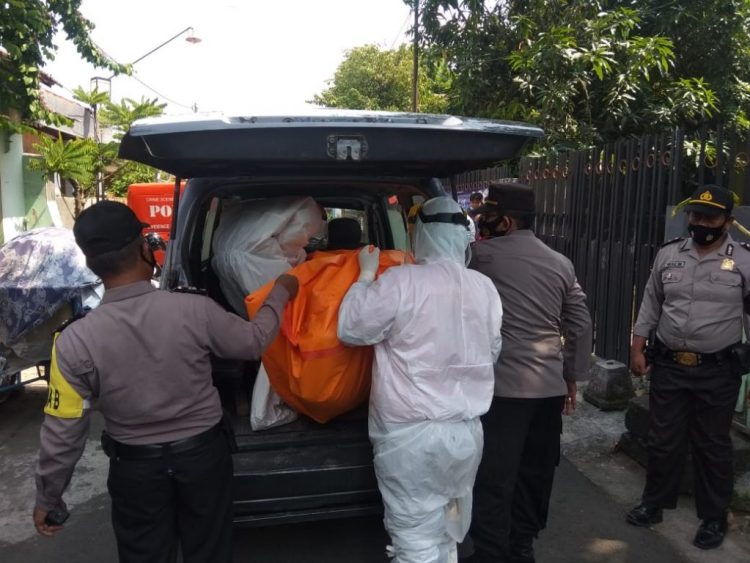 BKTM Dandangan Bersama Tenaga Medis Evakuasi Penemuan Mayat