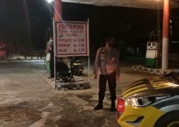 Cegah Tindak Kejahatan di Malam Hari, Kapolsek Cempa Pimpin Patroli Biru