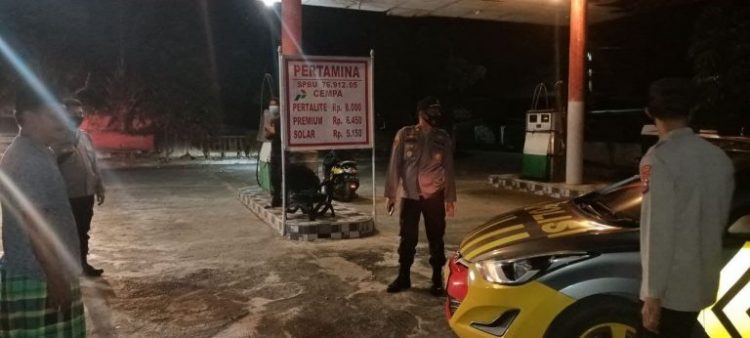 Cegah Tindak Kejahatan di Malam Hari, Kapolsek Cempa Pimpin Patroli Biru