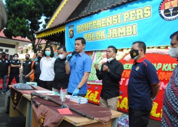 DPO Selama Sebulan, Dua Pelaku Penembakan Toke Getah Karet Ditangkap Tim gabungan Polda Jambi di Hutan Mandiangin