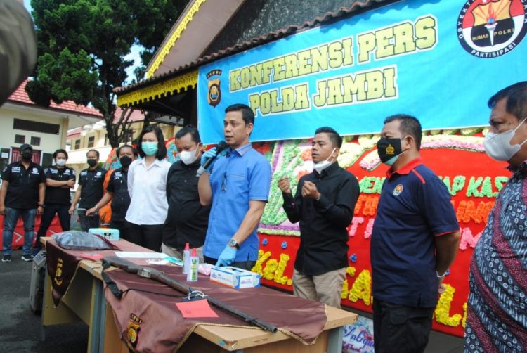 DPO Selama Sebulan, Dua Pelaku Penembakan Toke Getah Karet Ditangkap Tim gabungan Polda Jambi di Hutan Mandiangin
