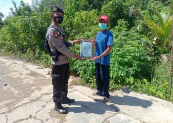 Dua Anggota Polsek Mantangai Kapolda Kalteng Tentang Sanksi Pembakaran Hutan Dan Lahan
