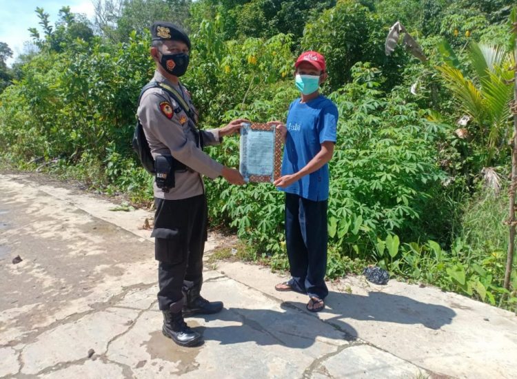 Dua Anggota Polsek Mantangai Kapolda Kalteng Tentang Sanksi Pembakaran Hutan Dan Lahan