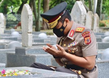 Jelang Hari Bhayangkara Ke 75, Kapolda Aceh Ziarah dan Berdo’a Di TMP Banda Aceh
