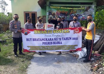 Jelang Hari Bhayangkara Ke – 75, Polres Blora Gelar Bakti Sosial