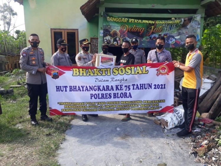 Jelang Hari Bhayangkara Ke – 75, Polres Blora Gelar Bakti Sosial