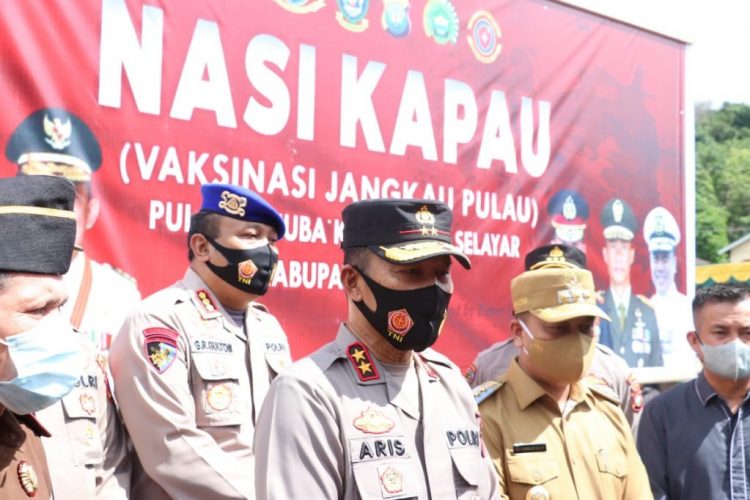Kapolda Kepri Tinjau Langsung Pelaksanaan Program “Nasi Kapau” di Wilayah Kabupaten Lingga