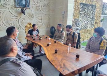 Kapolsek Abiansemal Kunjungi Tokoh Masyarakat