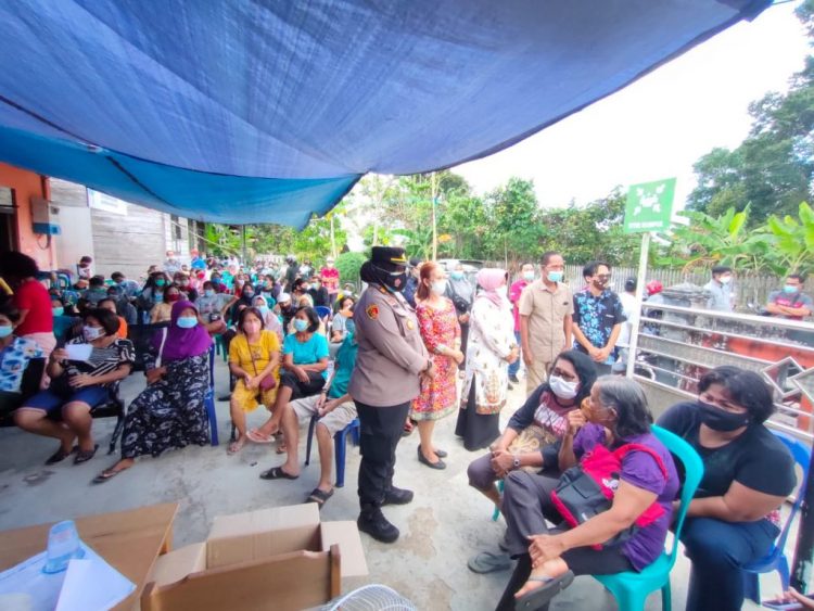 Kapolsek Kapuas Hilir Pantau dan Amankan Vaksinasi Lansia