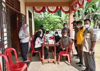Kapolsek Lembah Masurai Iptu Rezi Darwis, SH Pantau Langsung Vaksinasi Desa Tuo