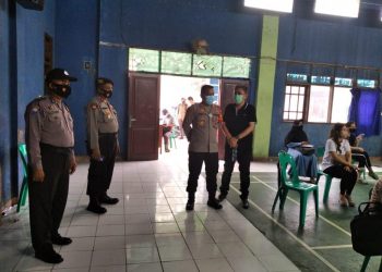 Kapolsek Tarumajaya Lakukan Pendampingan Pelaksanaan Vaksinasi Tahap 2 Untuk Tenaga Pendidik