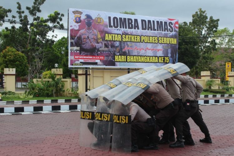 Lomba Dalmas antar Satker dalam rangka memperingati Hari Bhayangkara Ke-75 Tahun 2021