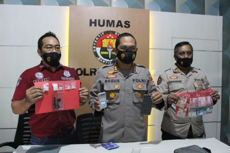 Modus Bandar Narkoba Ini Sangat Rapi, Berkedok Sopir Taksi