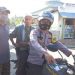 Pakai Motor Dinas, Bhabinkamtibmas di Sumbawa Antar Jemput Lansia untuk Vaksin Covid-19