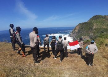 Pantau Pulau Terluar, Polisi di NTB Lakukan Patroli di Tempat Terpencil