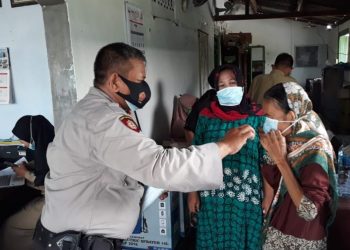 Polek Tirto Polres Pekalongan Kota gencar Sosialisasikan Kepada Masyarakat Untuk Tetap Patuhi Protokol Kesehatan
