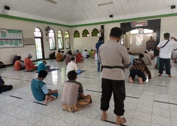 Polsek Sambungmacan Polres Sragen, Memberikan Pengamanan Ibadah Sholat Jumat