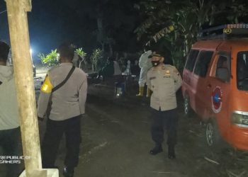 Polsek Tayu Amankan Pemakaman Warga Tunggulsari Secara Protokol Kesehatan