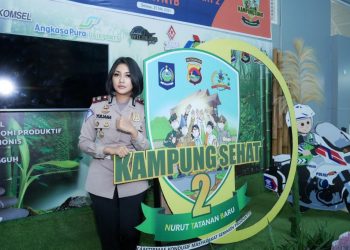 Polwan Cantik Iptu Rita Ajak Swafoto Photobooth Kampung Sehat 2 di BIL
