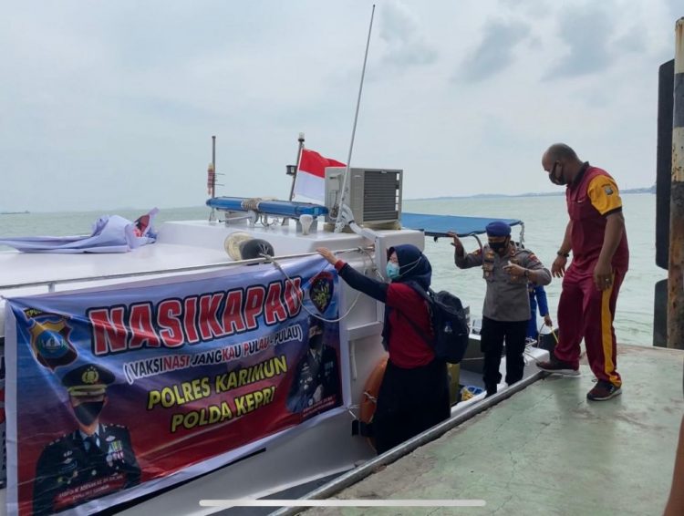 Program “Nasi Kapau” (Vaksinasi Jangkau-Pulau) Polres Karimun