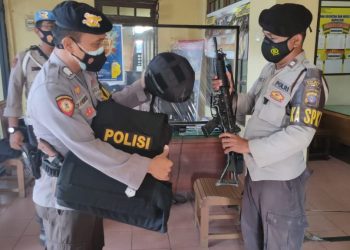 Serah Terima Tugas Jaga, Personil Polsek Kapuas Hilir Optimalkan Tugas Pengamanan Mako