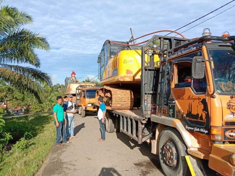 Tim Gabungan Polda Jambi Amankan Dua Excavator dan 5 Pelaku PETI Batu Kerbau
