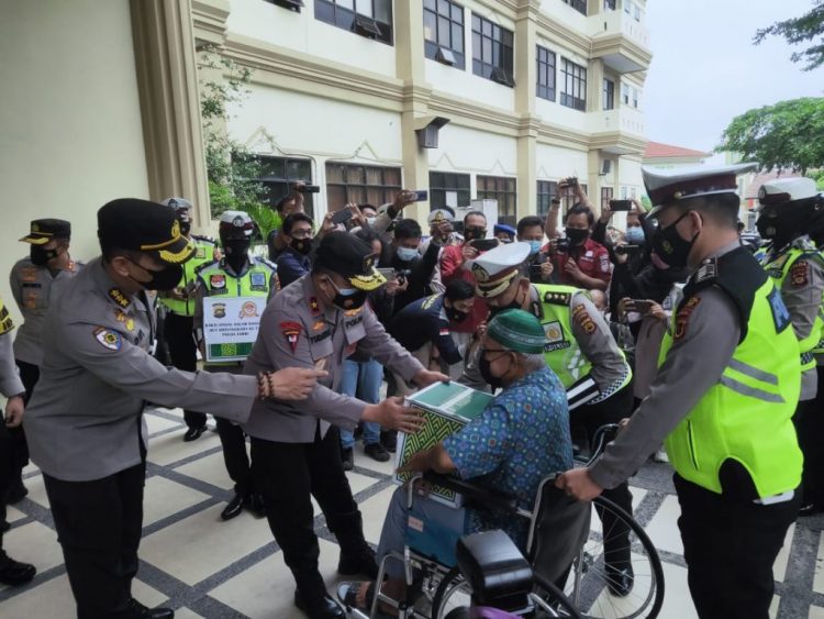 Wakapolda Jambi pimpin pelepasan bhakti sosial serentak dalam rangka hari Bhayangkara ke-75