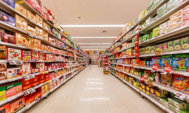 Supermarket Dibatasi Buka Sampai Pukul 20.00 Akibat Pelaksanaan PPKM Level 4