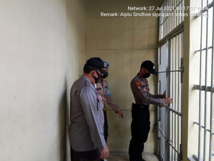 Antisiapasi Tahanan Kabur, Personel Polres Tabalong Kontrol Ruang Tahanan