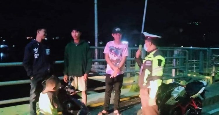 ANTISIPASI KEJAHATAN, JAJARAN POLRES OKU SELATAN TINGKATKAN GIAT KRYD MALAM HARI
