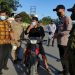Cegah Penyebaran Covid-19, Polsek Marang Kayu Bersama Pos Koramil Marang Kayu Dan Satpol PP Gelar Operasi Yustisi Bagikan Masker Kepada Masyarakat