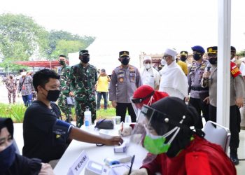 Ditarget 4.500 Orang, TNI-Polri Gelar Vaksinasi Massal Bareng Rabithah Alawiyah di Cibis Park