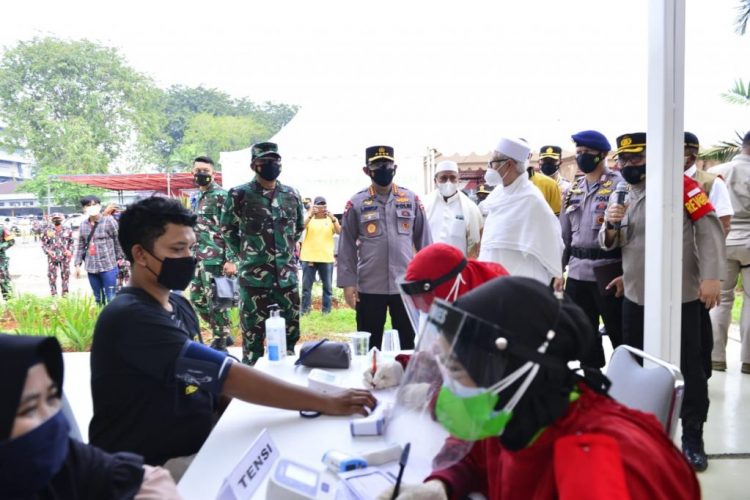 Ditarget 4.500 Orang, TNI-Polri Gelar Vaksinasi Massal Bareng Rabithah Alawiyah di Cibis Park