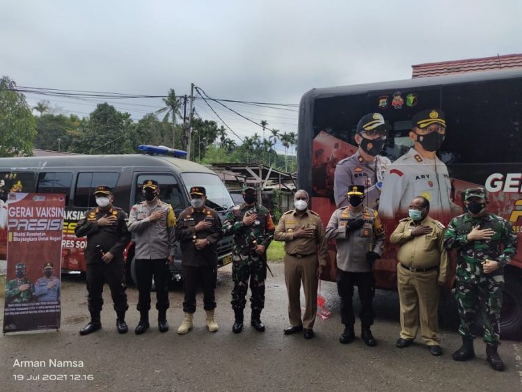 Gubernur Papua Barat Resmikan Mobil Gerai Vaksin Polres Sorong Kota