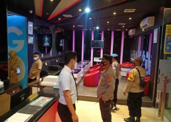 Kapolsek Wara Utara Pimpin Patroli Skala Besar, Imbau Warga Disiplin Protapkes