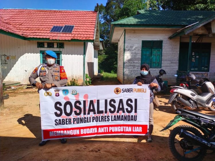 Lindungi waganya dari praktek pungli, Bhabinkamtibmas sosialisasikan Saber pungli