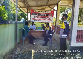 Personil Polsek Pulau Laut Timur Pantau PPKM Mikro dan Posko Penanganan Covid-19 Di Desa