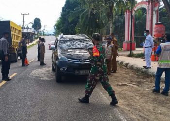 Petugas Gabungan Lakukan Penyekatan di Perbatasan