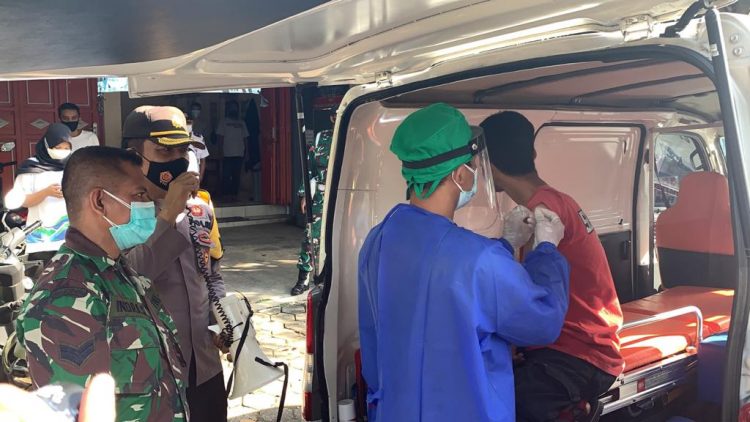 Polres Purbalingga Gelar Vaksinasi Keliling dan Berikan Bansos