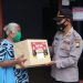 Polres Tulungagung Bagikan Paket Sembako Untuk Masyarakat  Kampungdalem Yang Terdampak Covid-19