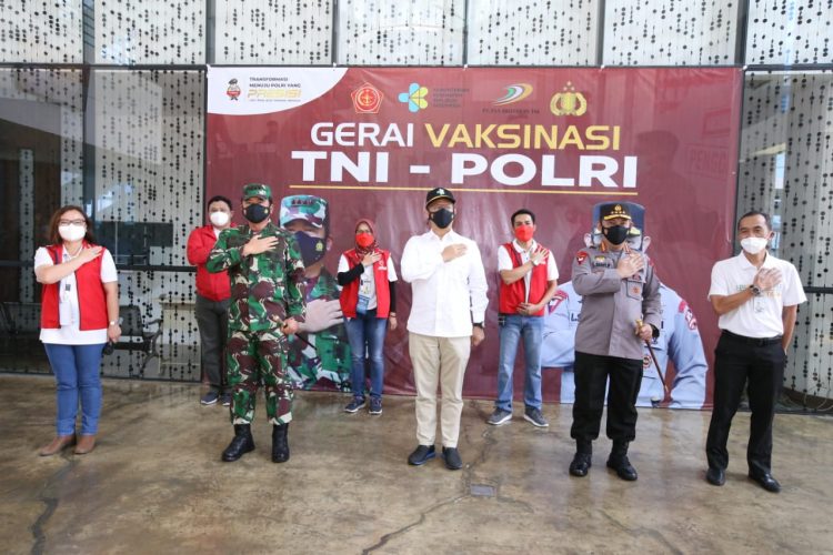 Kapolri Percepat Vaksinasi untuk Buruh Hingga Akhir Agustus