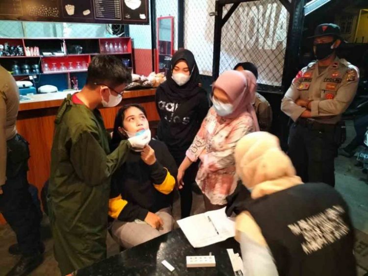 Gabungan Operasi Yustisi Dalam Penerapan PPKM Level 4 di Kota Luwuk