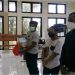 Polda Maluku Bagikan Sembako, Masker dan Anakan Tanaman Untuk Mahasiswa Papua