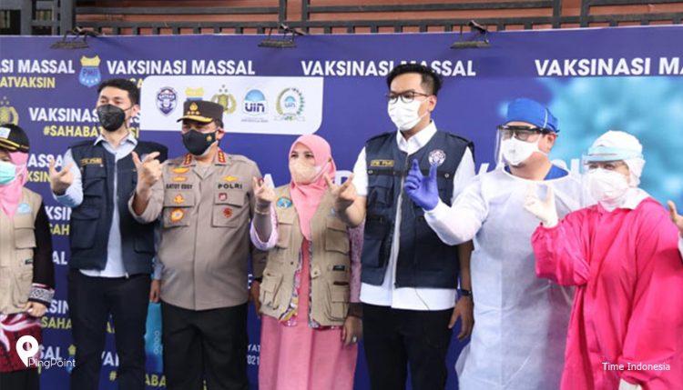 Mabes Polri dan PB PMII  , Laksanakan Vaksinasi Massal di UIN