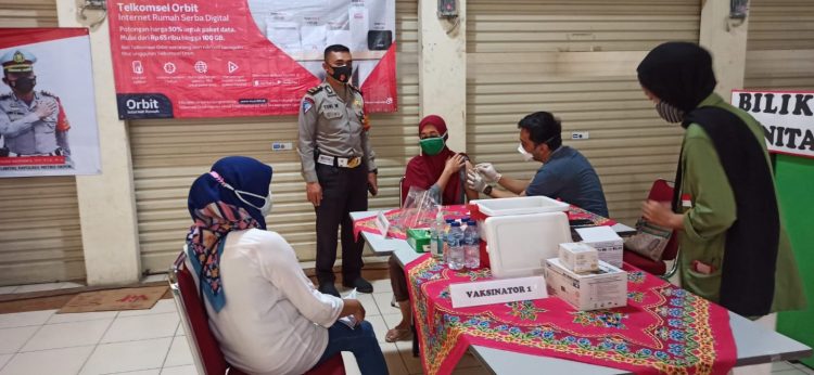 Plt Bupati Merangin Pantau Gerai Vaksin TNI-POLRI, Sebanyak  Sehari 500 orang di Tiga Tempat