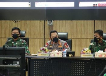 Kapolri Bersama Dengan Panglima TNI Pimpin Rapat Penyelenggaraan Covid-19 Dengan Forkopimda Sumbar